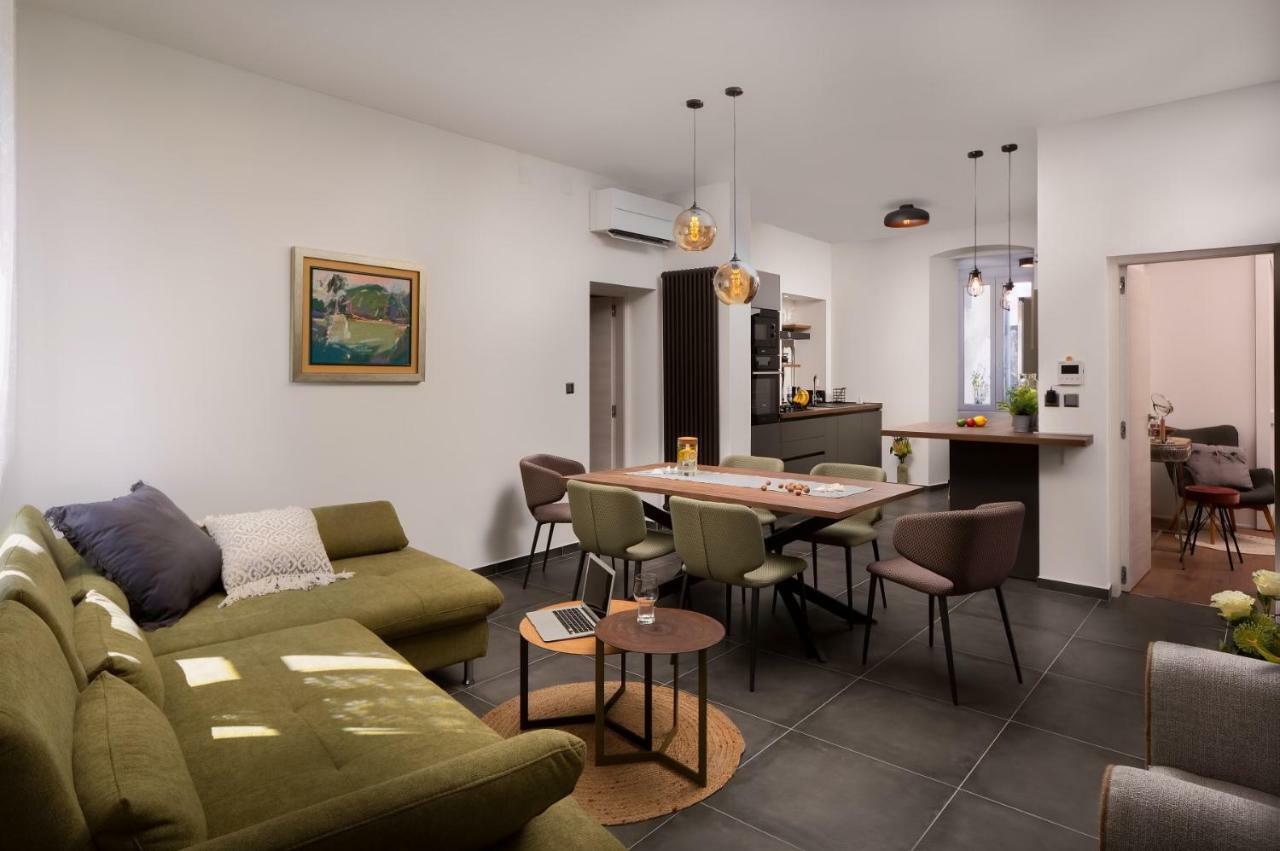 Apartment Altana With Free Parking พูลา ภายนอก รูปภาพ
