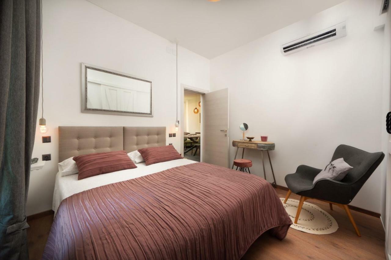 Apartment Altana With Free Parking พูลา ภายนอก รูปภาพ